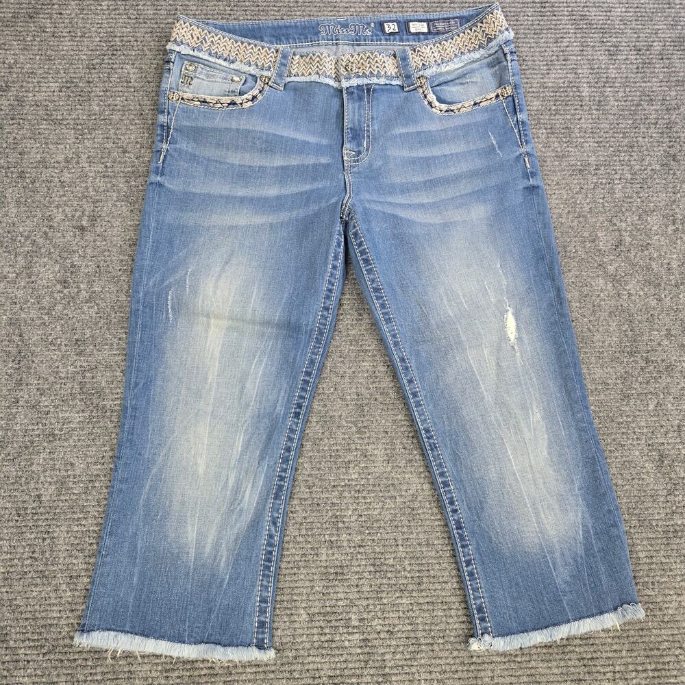 Miss Me Capri Jeans Womens 32 Blue Mid Rise Embroidered Distressed Y2K